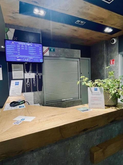Ibis Budget Compiegne Centre-Ville Luaran gambar