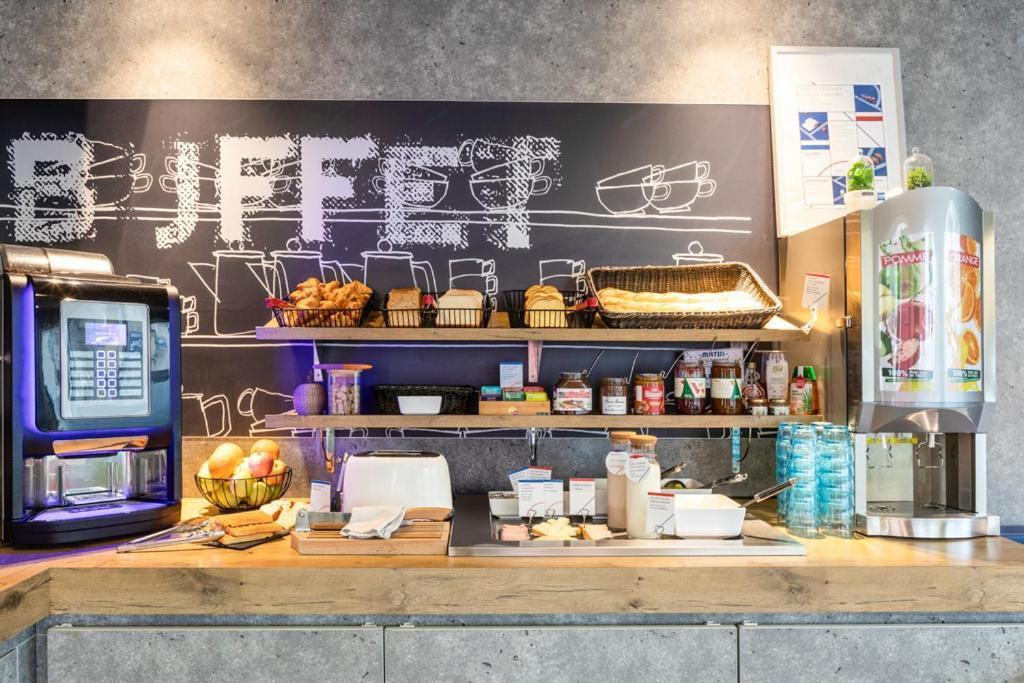 Ibis Budget Compiegne Centre-Ville Luaran gambar
