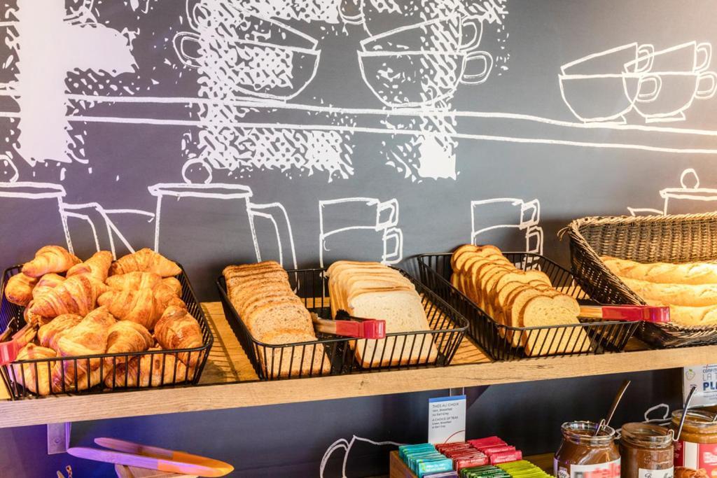 Ibis Budget Compiegne Centre-Ville Luaran gambar