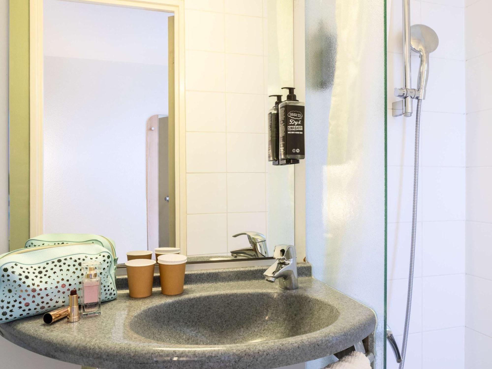 Ibis Budget Compiegne Centre-Ville Luaran gambar
